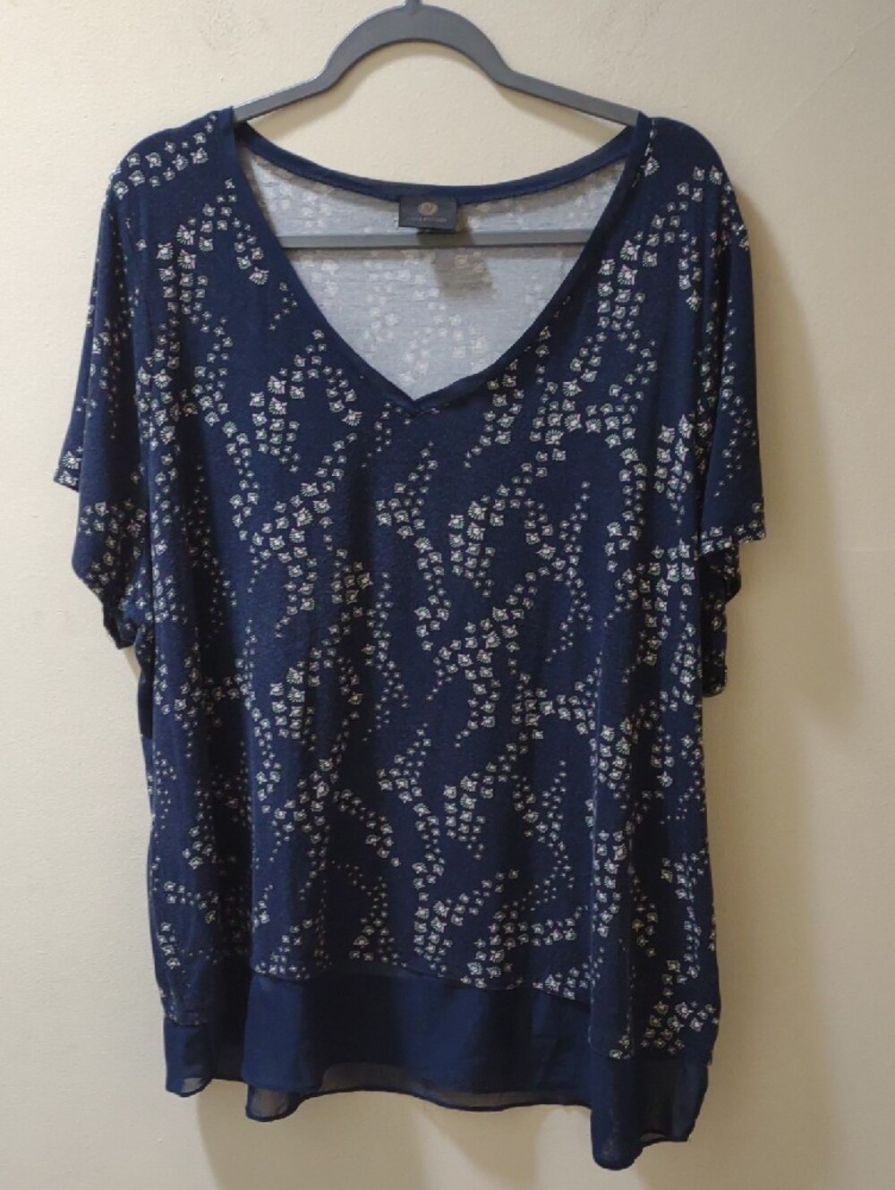 JM Collection Women’s Floral Print V-Neck Top